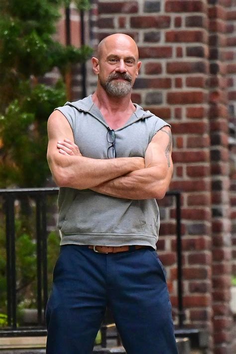 christopher meloni sexy|Chris Meloni Shirtless Photos: His Physique, Exercise。